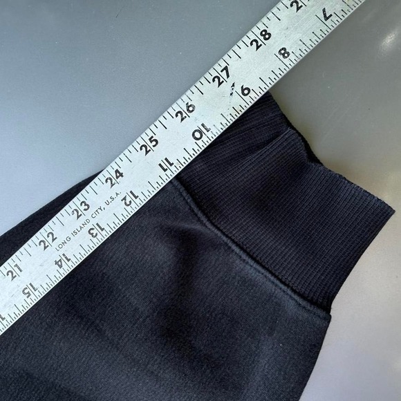 Vintage Black Lacoste sweatpants with embroidered logo - Picture 8 of 8